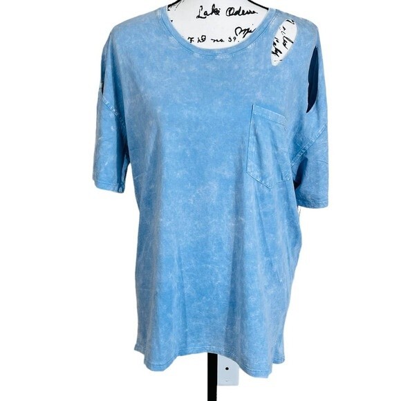 7 for all mankind  light blue tee women  distressed front pocket tee size M boho - Picture 1 of 13